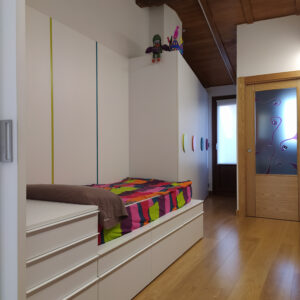 DORMITORIO JUVENIL BAJO CUBIERTA