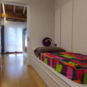 DORMITORIO JUVENIL BAJO CUBIERTA